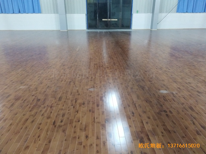 安徽懷寧縣新明源電力公司羽毛球館體育地板施工案例5