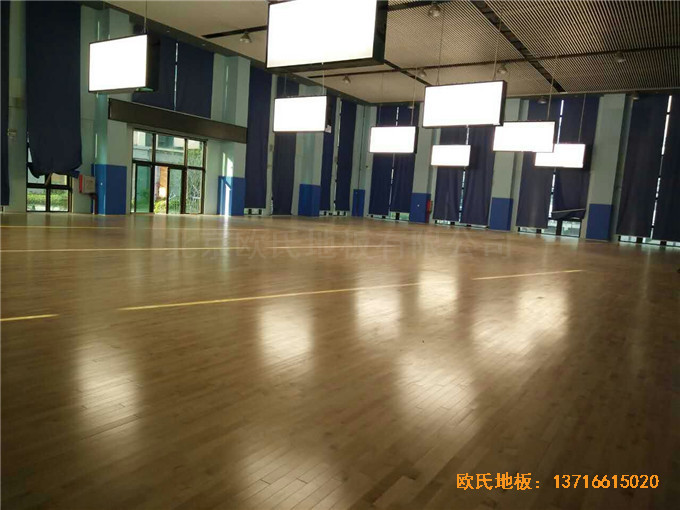 廣東珠海市中航花園羽毛球館運動木地板鋪設案例0