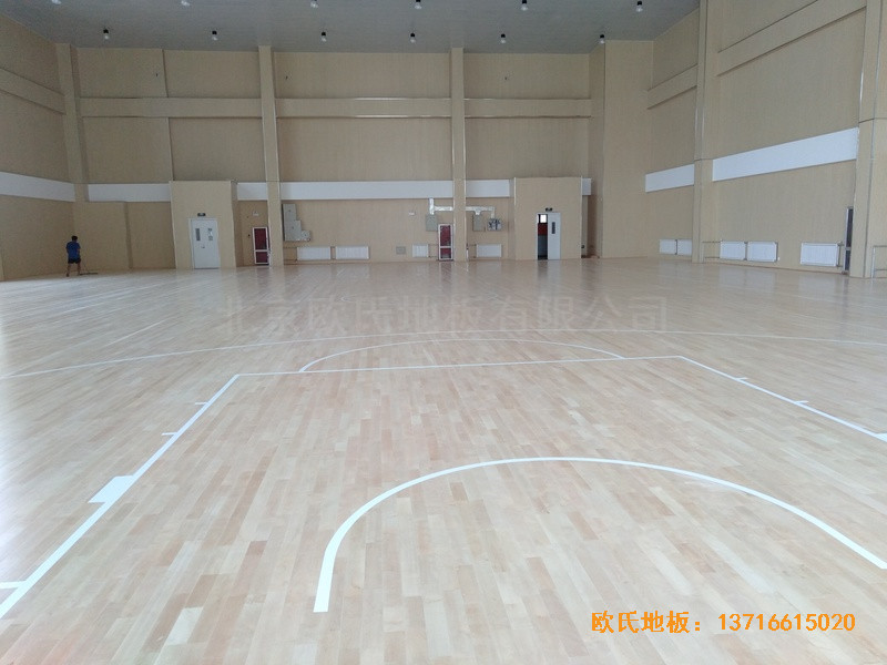 山東濟南雪山小學籃球館運動木地板鋪裝案例2