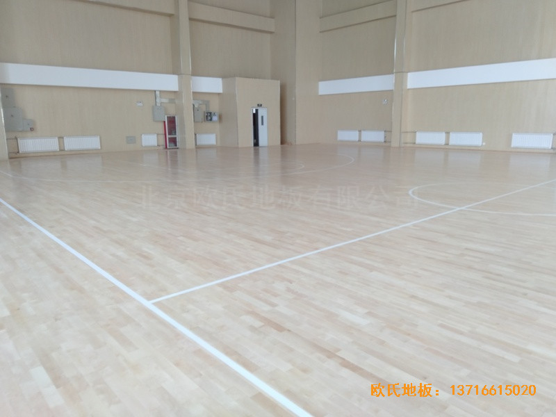 山東濟南雪山小學籃球館運動木地板鋪裝案例4