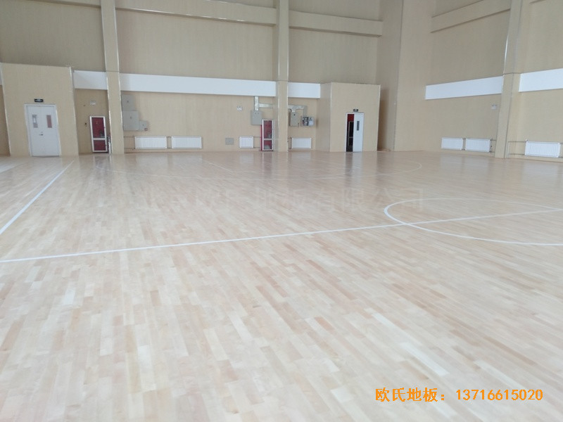 山東濟南雪山小學籃球館運動木地板鋪裝案例5
