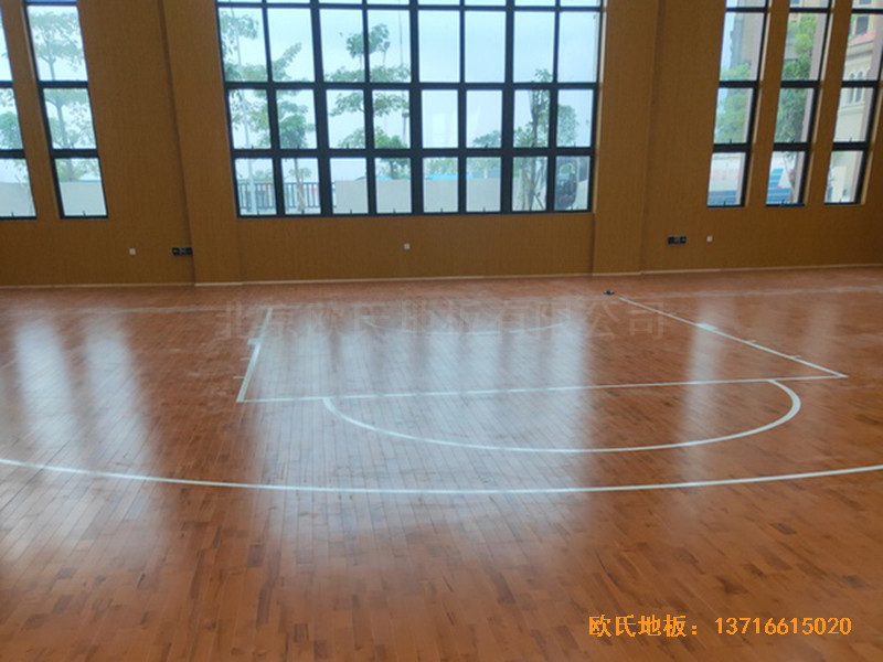 廣東珠海白藤東小學籃球館運動木地板安裝案例0