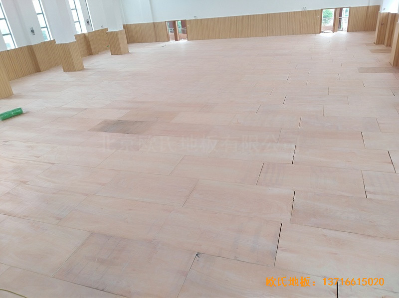 廣州南沙區珠江中學籃球館運動木地板鋪設案例3