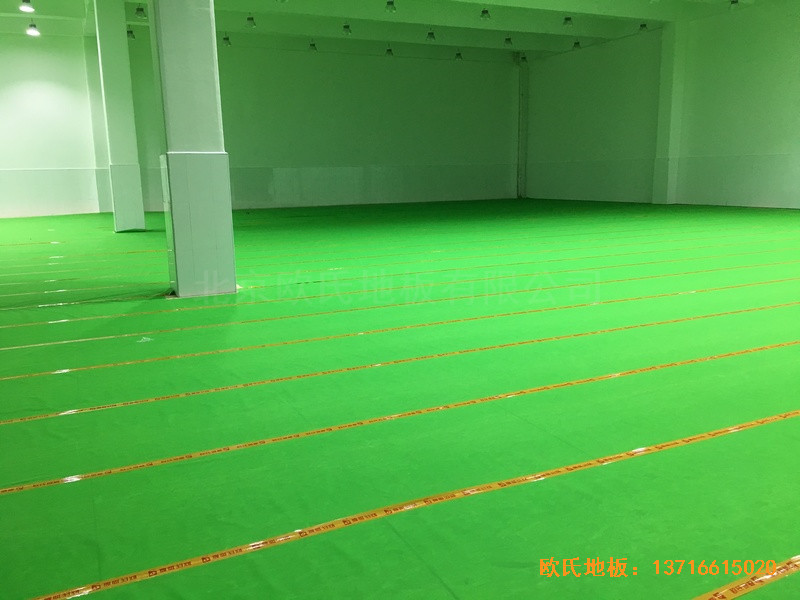 廣州金地香山湖籃球館體育木地板施工案例3