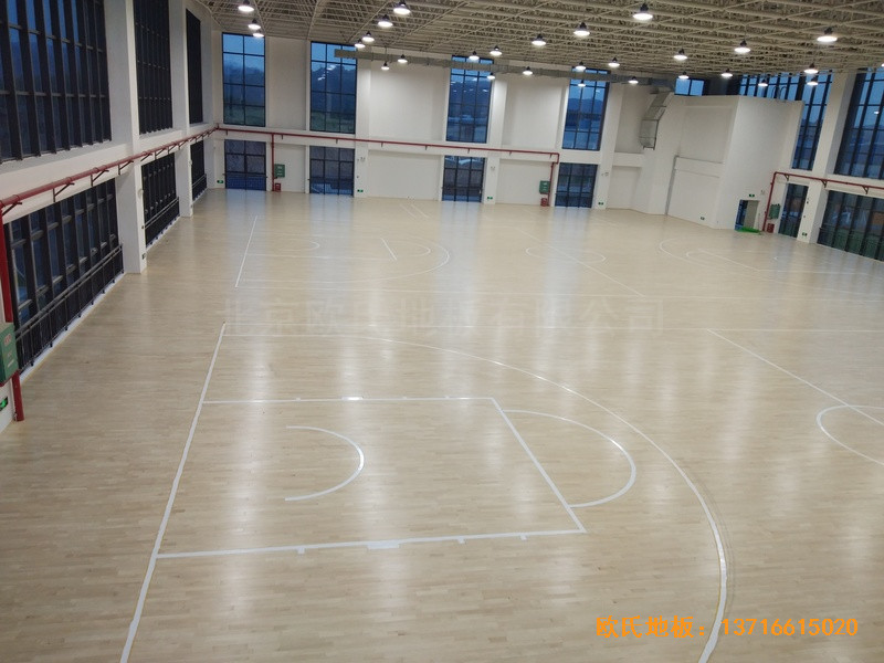 廣西高新開發區五菱小區體育館體育木地板鋪裝案例2