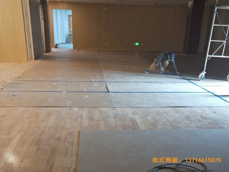 徐州匯鄰灣舞臺體育木地板施工案例2