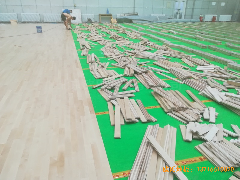 新疆烏魯木齊兵團二中籃球館運動地板安裝案例2