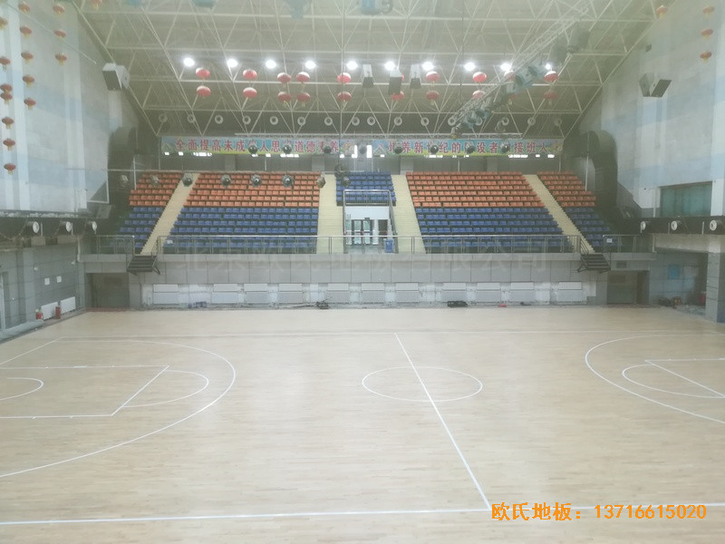 新疆烏魯木齊兵團二中籃球館運動地板安裝案例3