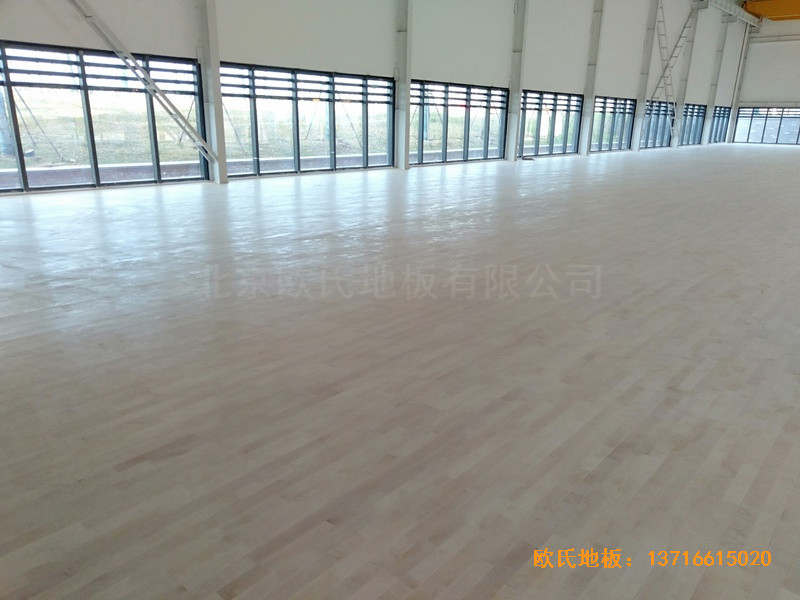 武漢青山區江灘體育館運動木地板安裝案例0