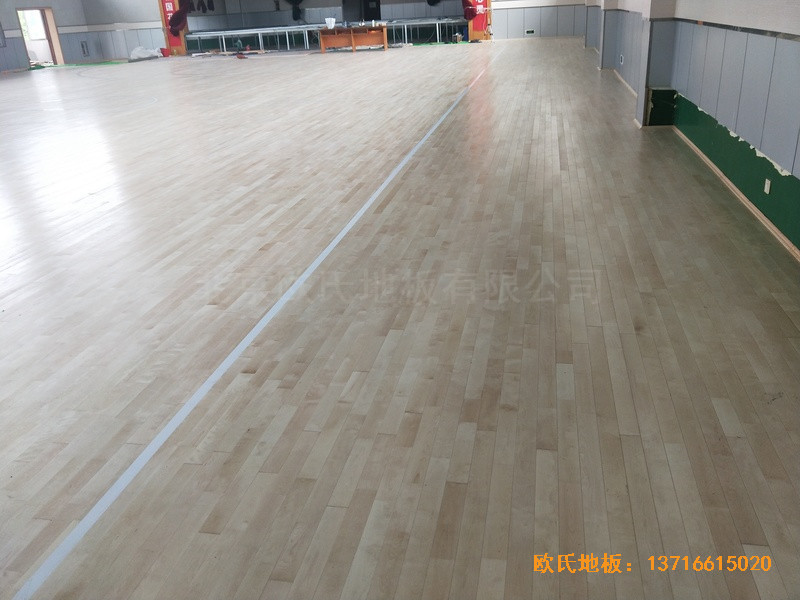 江蘇宜興東域小學籃球館運動木地板安裝案例2