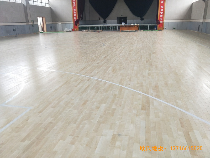 江蘇宜興東域小學籃球館運動木地板安裝案例3