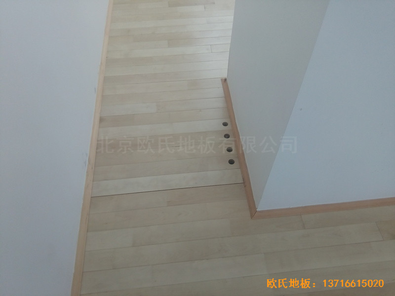 江蘇常卅市都市科技園籃球館體育木地板鋪裝案例4