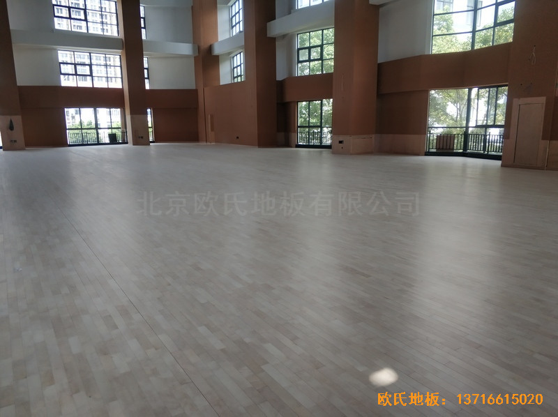 江蘇常州同濟中學運動館運動地板施工案例5