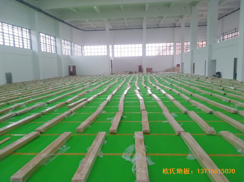 江蘇徐州悅城小學籃球館運動木地板鋪設案例3