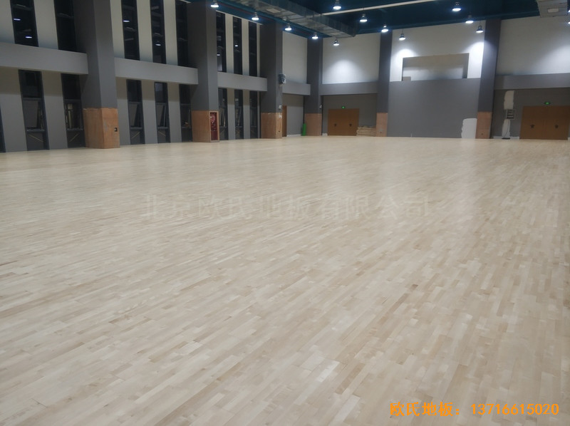 江蘇鹽城金風科技籃球館運動地板施工案例3