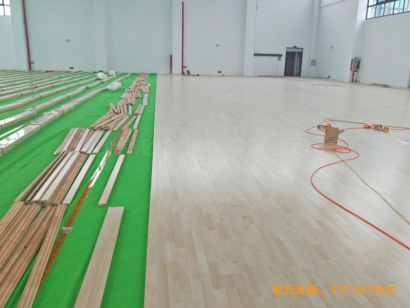 江蘇第二中學籃球館運動地板安裝案例2