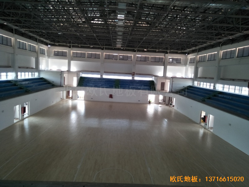 江西贛州天嬌中學運動館體育木地板安裝案例5