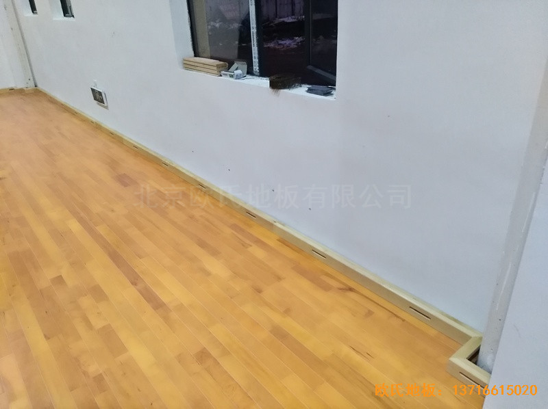 江西鷹潭余江縣工業園區籃球館體育木地板安裝案例2