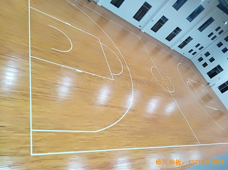 江西鷹潭余江縣工業園區籃球館體育木地板安裝案例3