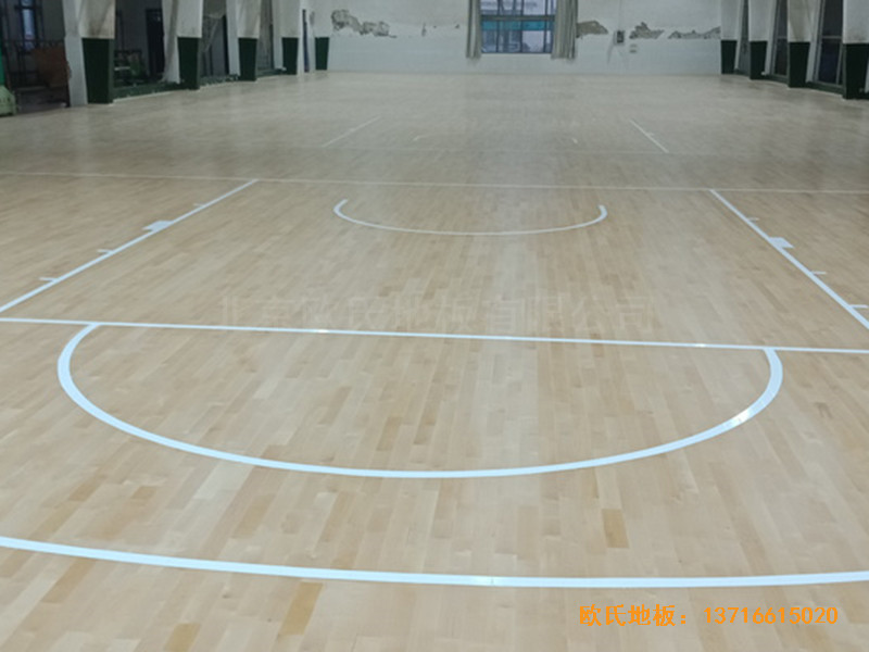 河北滄州體育學校籃球館體育木地板安裝案例4