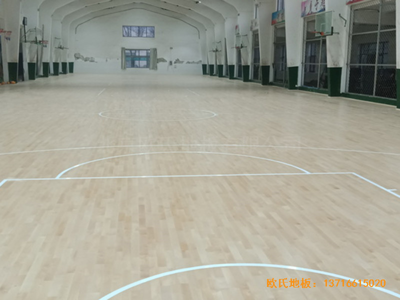 河北滄州體育學校籃球館體育木地板安裝案例5