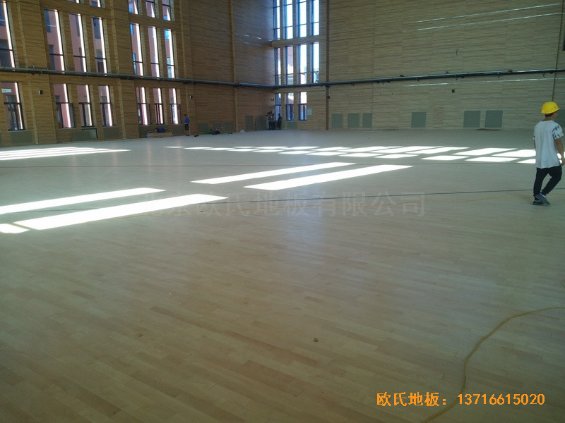 河北雄縣第三高中籃球館運動地板鋪裝案例4