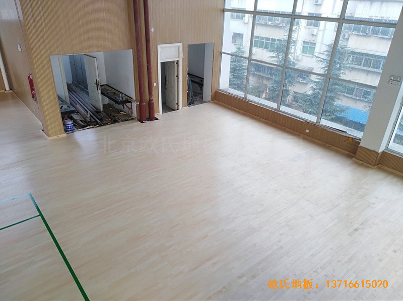 河南南陽十三中籃球館運動木地板施工案例4