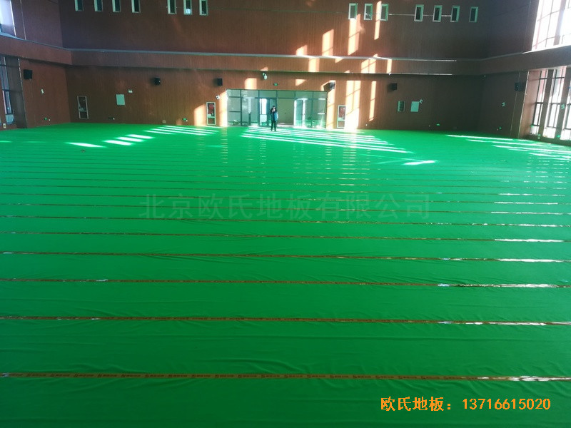 河南較好的中學籃球館運動木地板安裝案例2