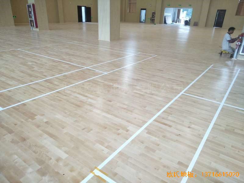 九江德安縣第三小學運動館運動地板鋪設案例3