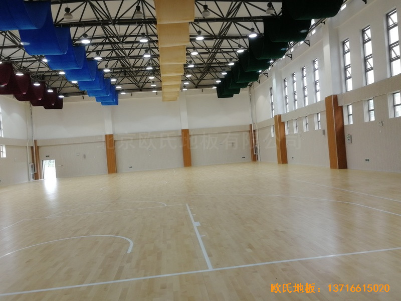 濟南錦繡城小學籃球館體育木地板鋪設案例1