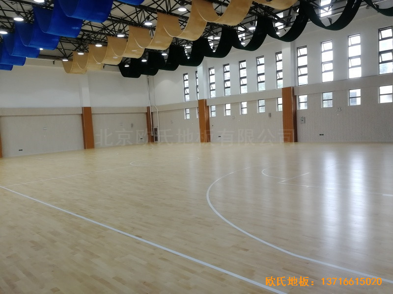 濟南錦繡城小學籃球館體育木地板鋪設案例4