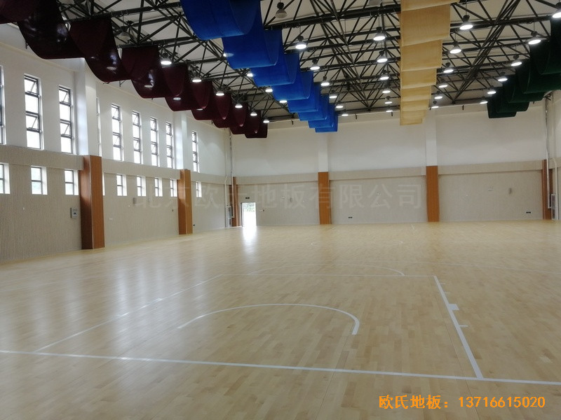 濟南錦繡城小學籃球館體育木地板鋪設案例5