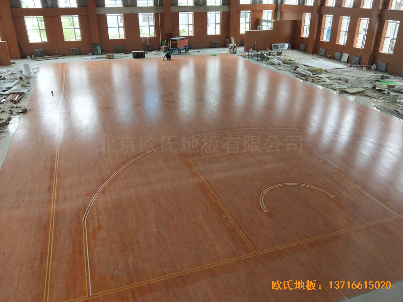海南民族高中籃球館體育地板鋪裝案例4