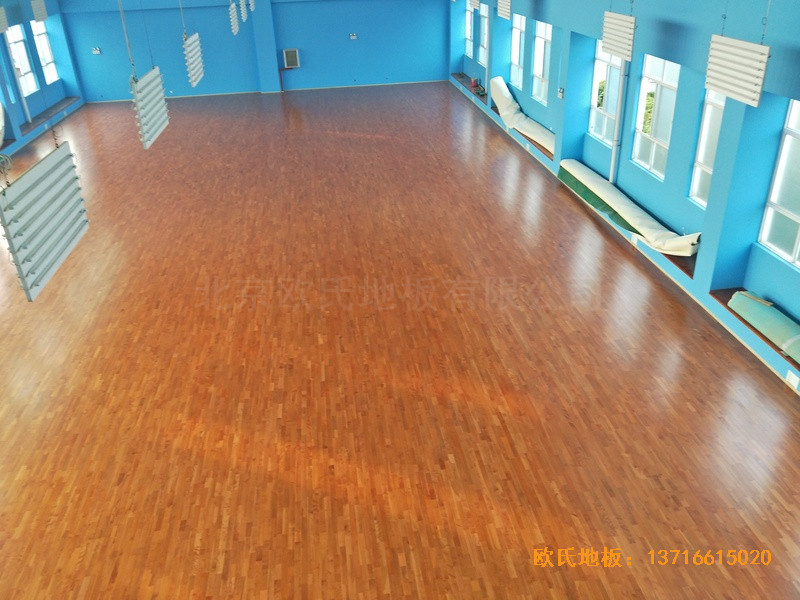 云南公安局小區羽毛球館體育地板鋪裝案例3