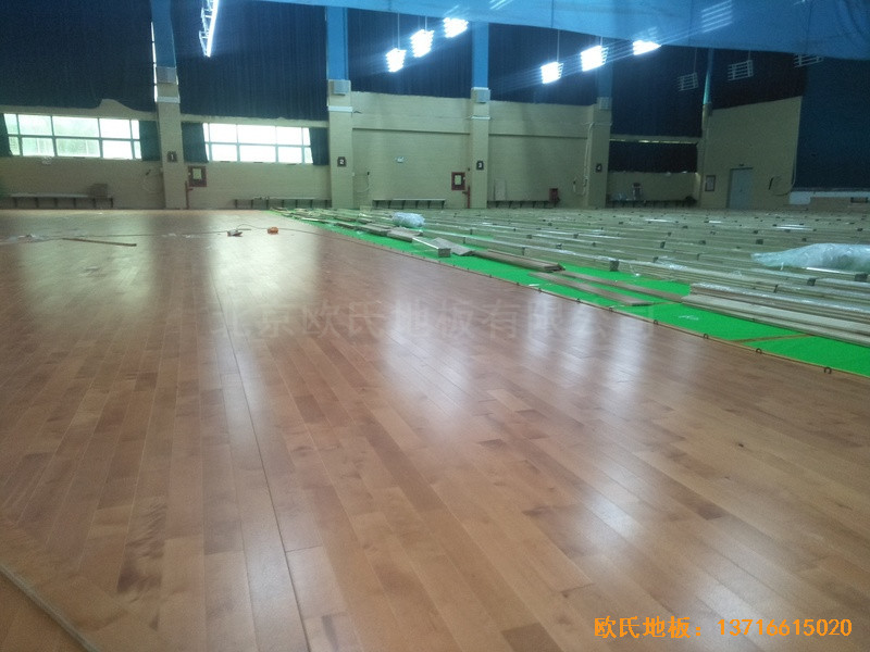 深圳羅湖區翠園中學運動館運動木地板施工案例4