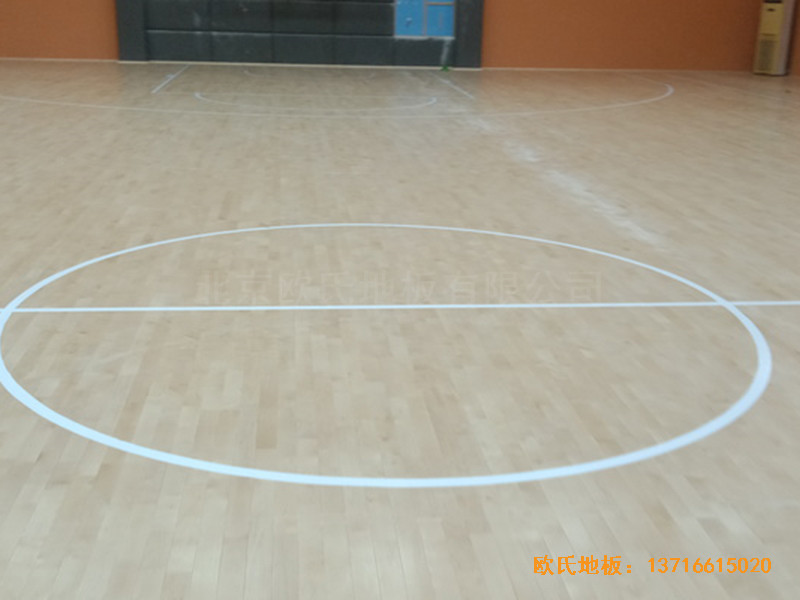湖北武漢實驗外國語學校籃球館體育木地板鋪設案例4