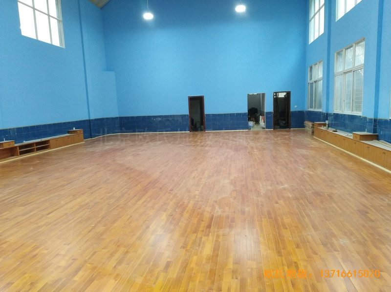 湖南婁底市建設銀行羽毛球館體育木地板鋪裝案例4