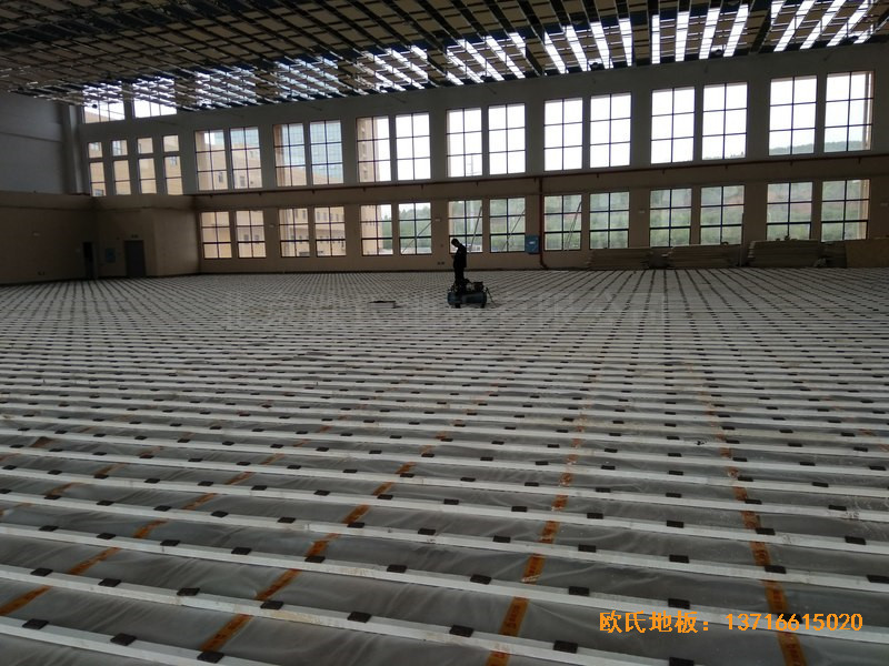 湖南岳麓南雅湘江中學籃球館運動地板鋪裝案例1