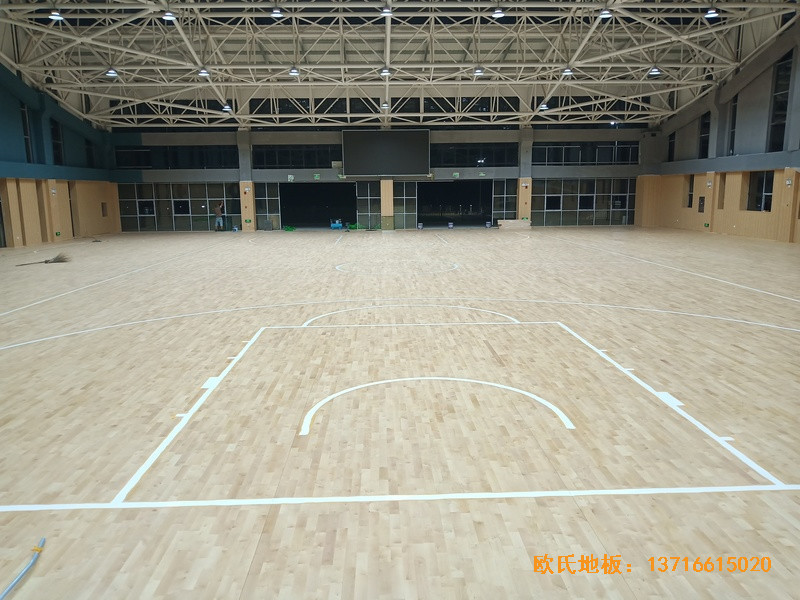 湖南楊山實驗中學體育館體育木地板施工案例5