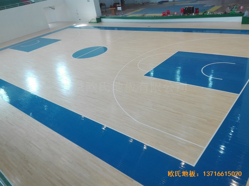 湖南益陽第十六中學體育館體育木地板鋪裝案例3