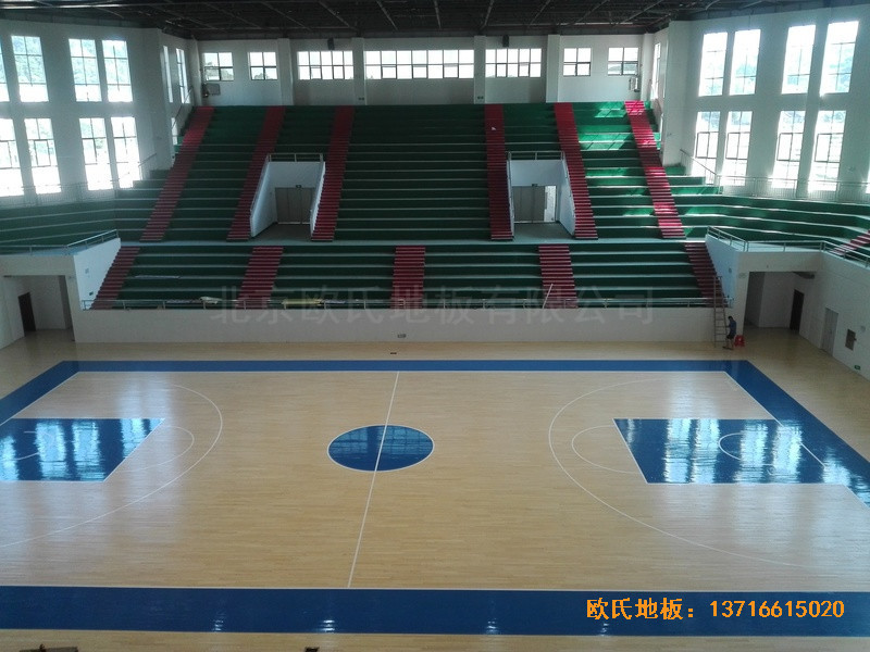 湖南益陽第十六中學體育館體育木地板鋪裝案例4