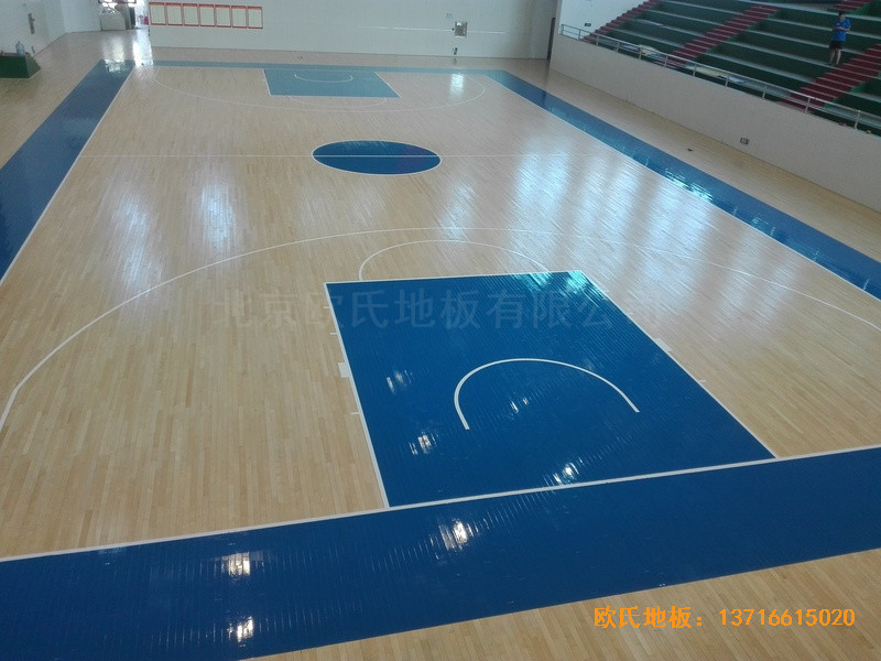湖南益陽第十六中學體育館體育木地板鋪裝案例5