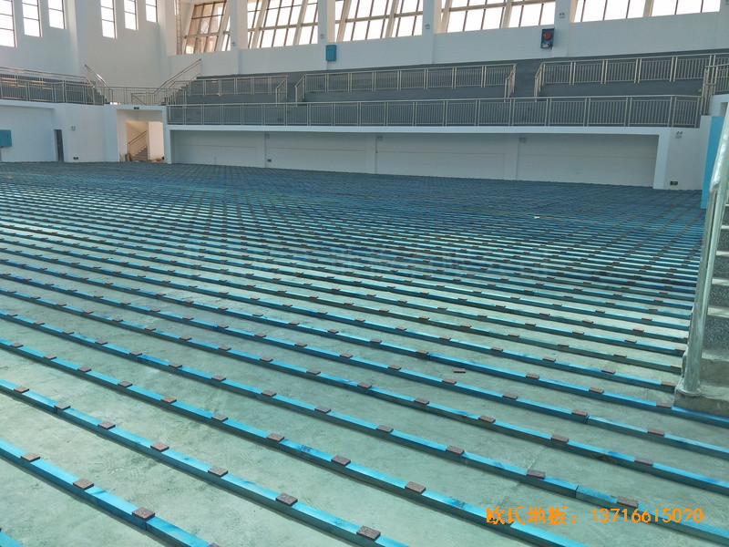 湖南辰溪實驗學校籃球館運動地板鋪設案例1