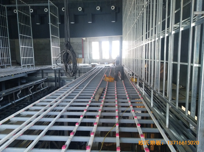 云南怒江百花嶺特色村舞臺體育地板施工案例1