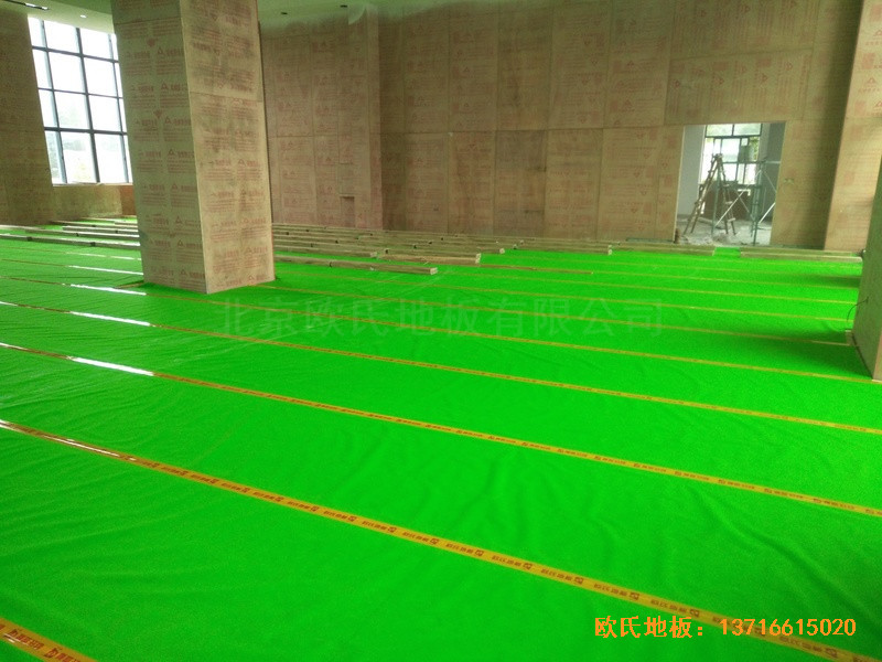 福建泉州海關橋南運動場體育木地板施工案例3
