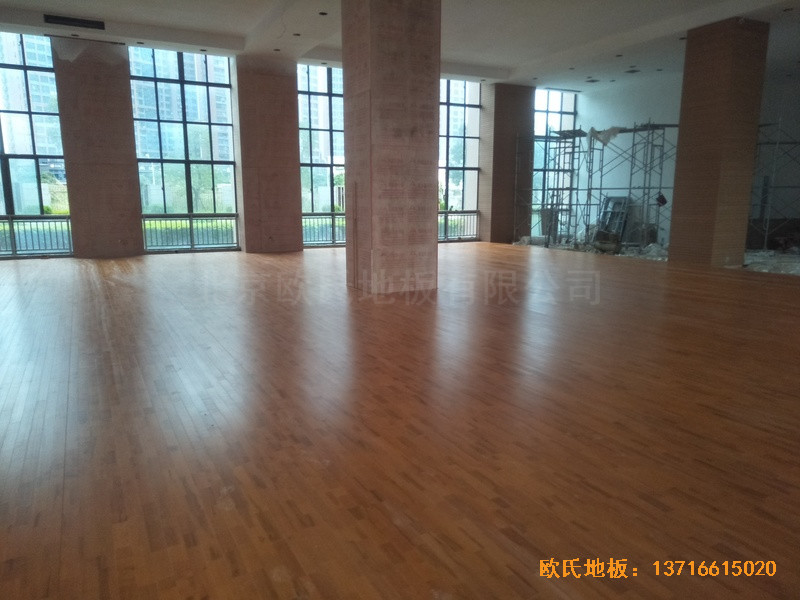 福建泉州海關橋南運動場體育木地板施工案例5