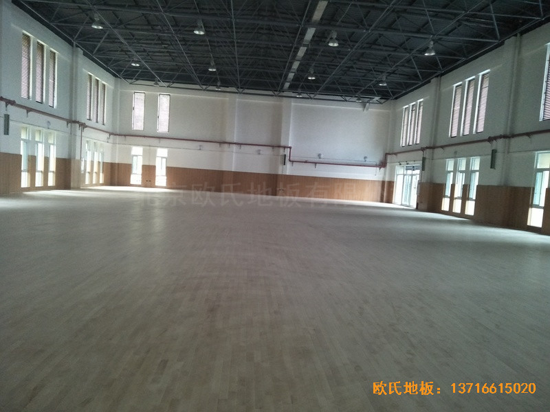 西南大學華南城小學運動館體育木地板施工案例4