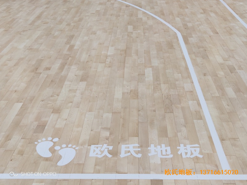 西寧世紀職業技術學校籃球館體育地板鋪設案例4