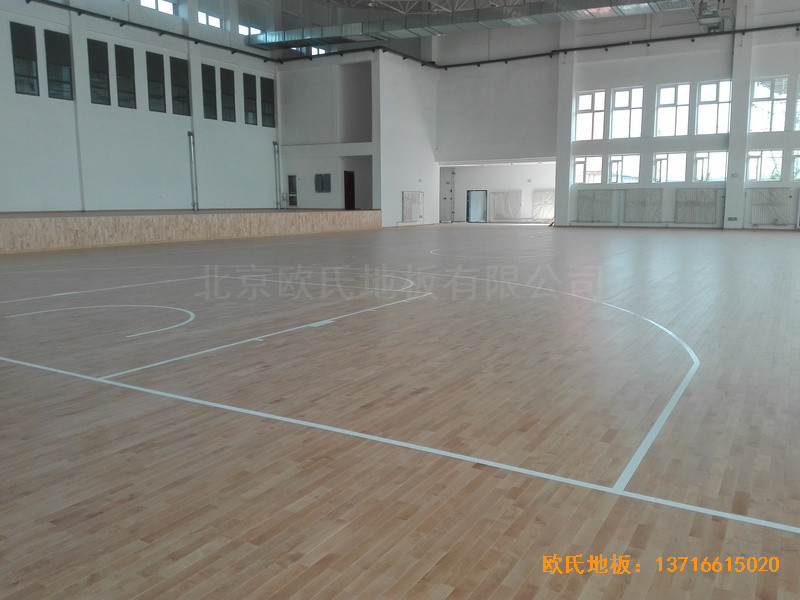 銀川北塔中學籃球館體育木地板鋪設案例4