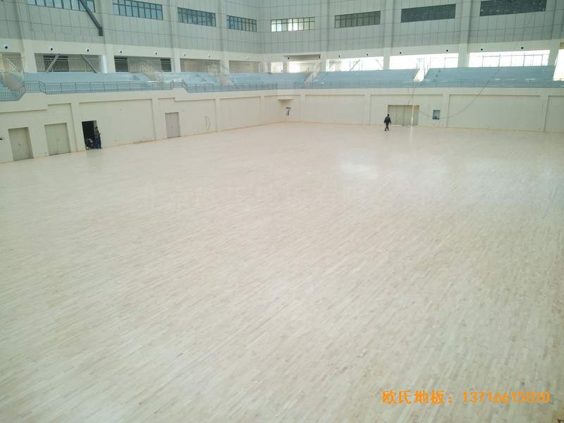云南紅河州財經大學體育館體育木地板施工案例3